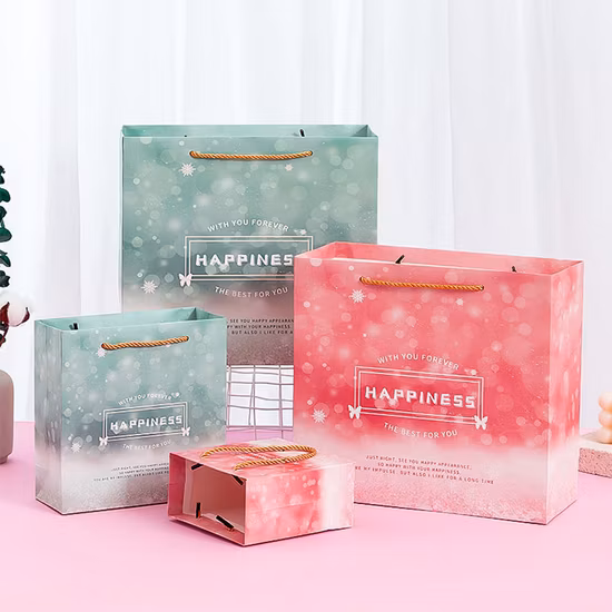 인쇄된 FSC 백색 예술 광택지 포장 호화스러운 쇼핑 선물 부대